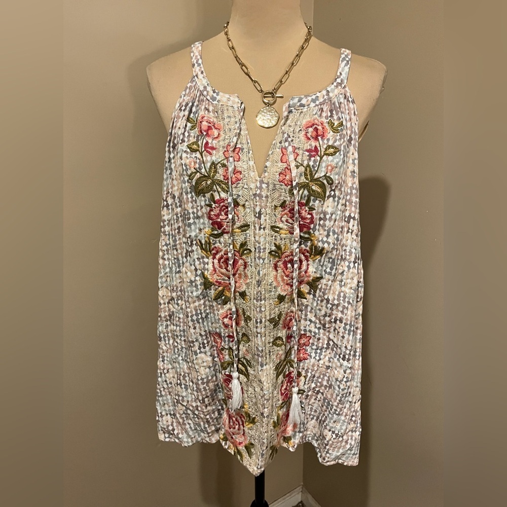Savanah Jane Floral Embroidered Sleeveless Top, size 3X - Picture 2 of 8